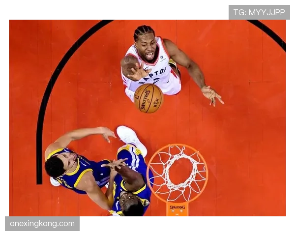一次看懂：国际篮联和NBA干扰球规则的核心区别在哪？
