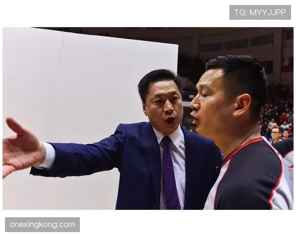 犯规判定核心:裁判以接触性质与用力程度判罚 犯规判定核心:裁判以接触性质与用力程度判罚